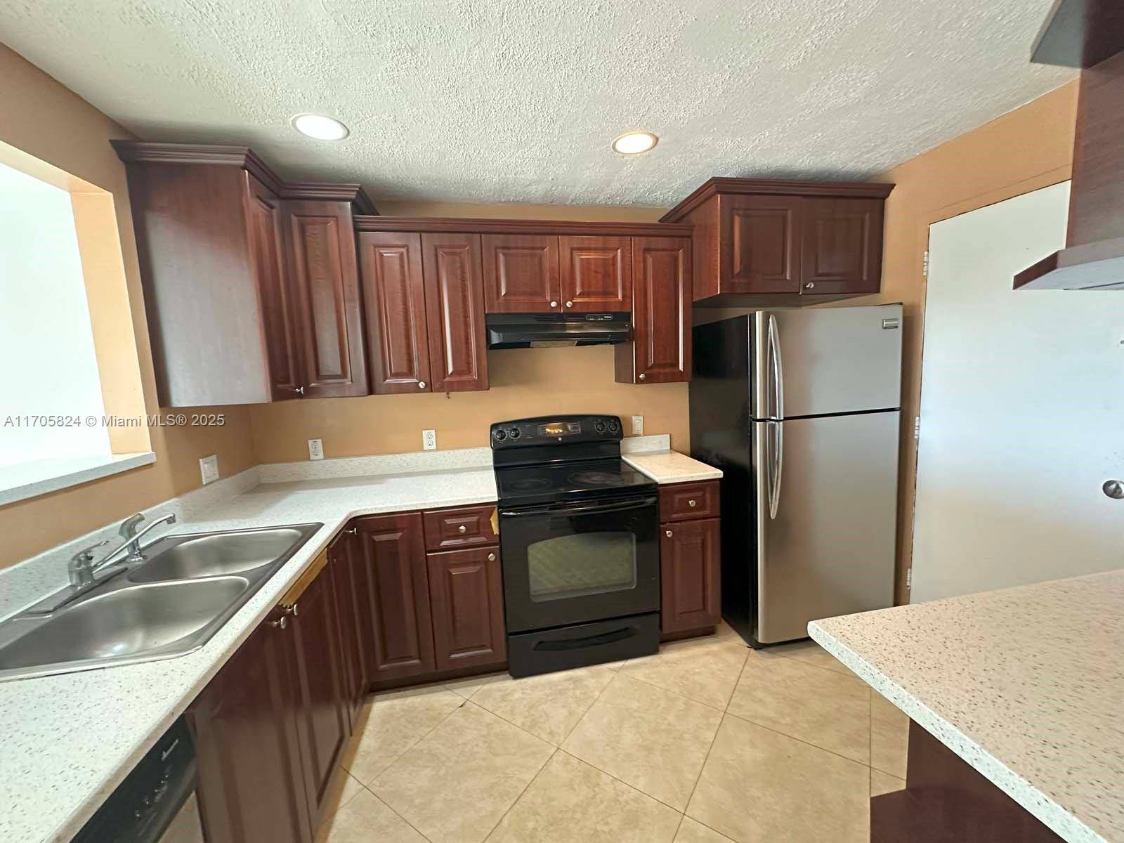 Lauderdale Lakes, FL 33313,4848 NW 24th Ct #322