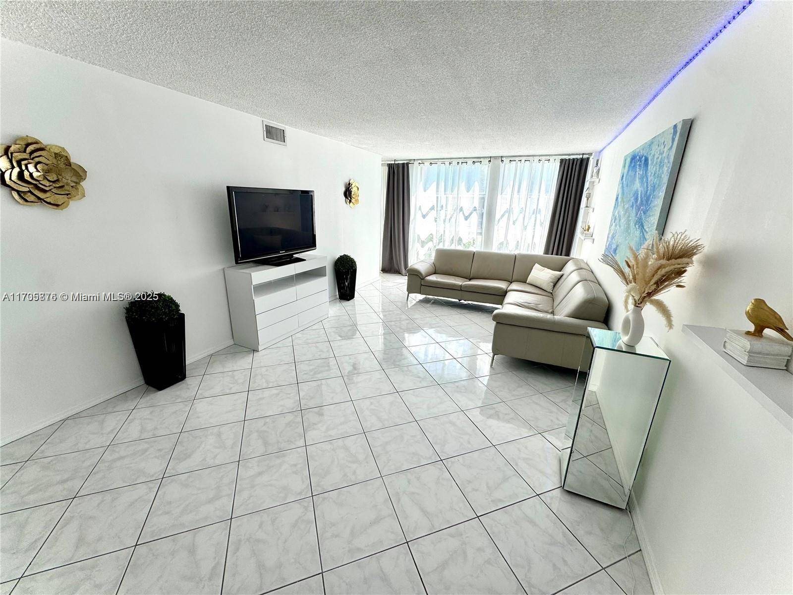 Hallandale Beach, FL 33009,2101 Atlantic Shores Blvd #108