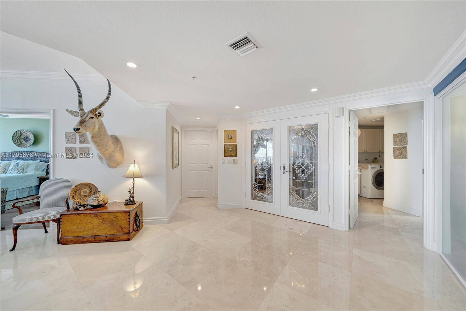 Hollywood, FL 33019,6051 N Ocean Dr #1106