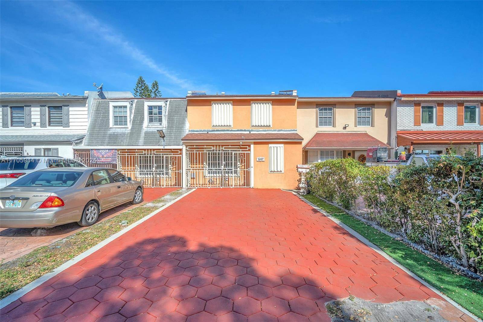 Hialeah, FL 33014,1687 W 68th St #1687