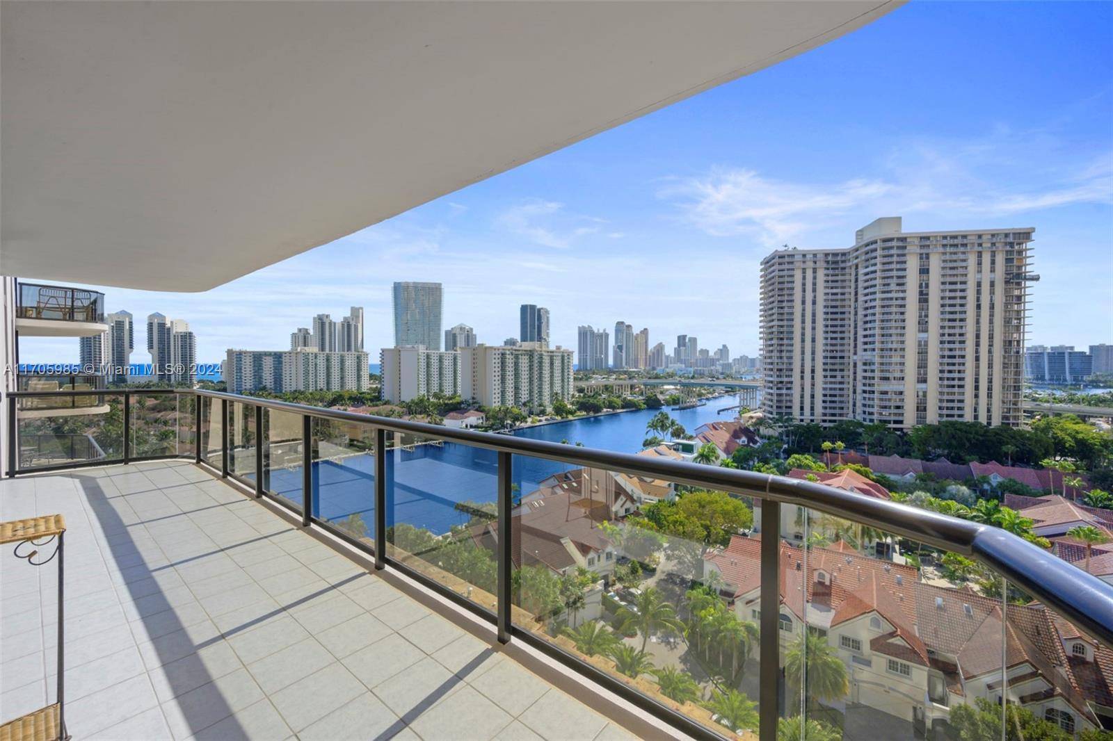 Aventura, FL 33180,19667 Turnberry Way #14C