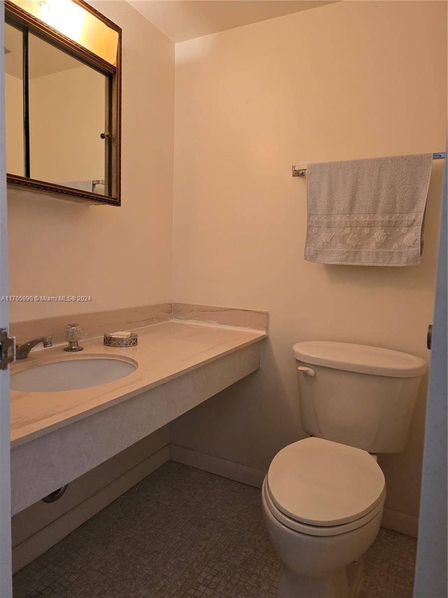 Hallandale Beach, FL 33009,1980 S Ocean Dr #2B