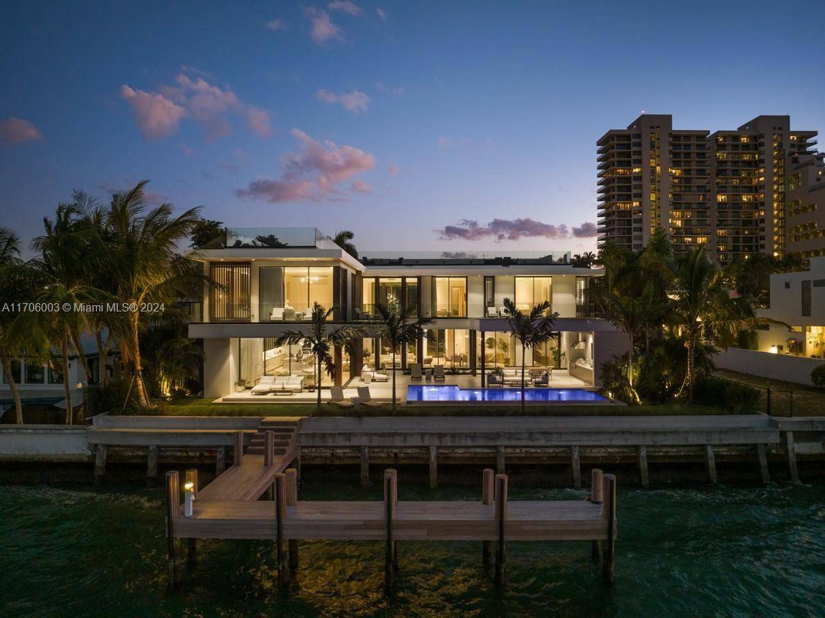 Miami, FL 33139,1061 N Venetian Dr #0