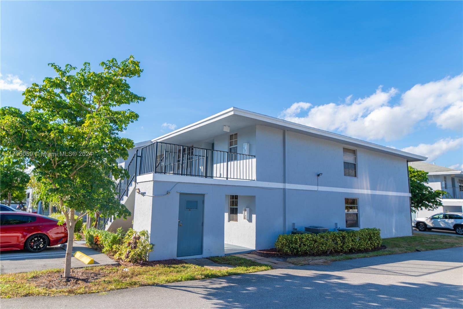 Delray Beach, FL 33444,905 Southridge Rd #203D