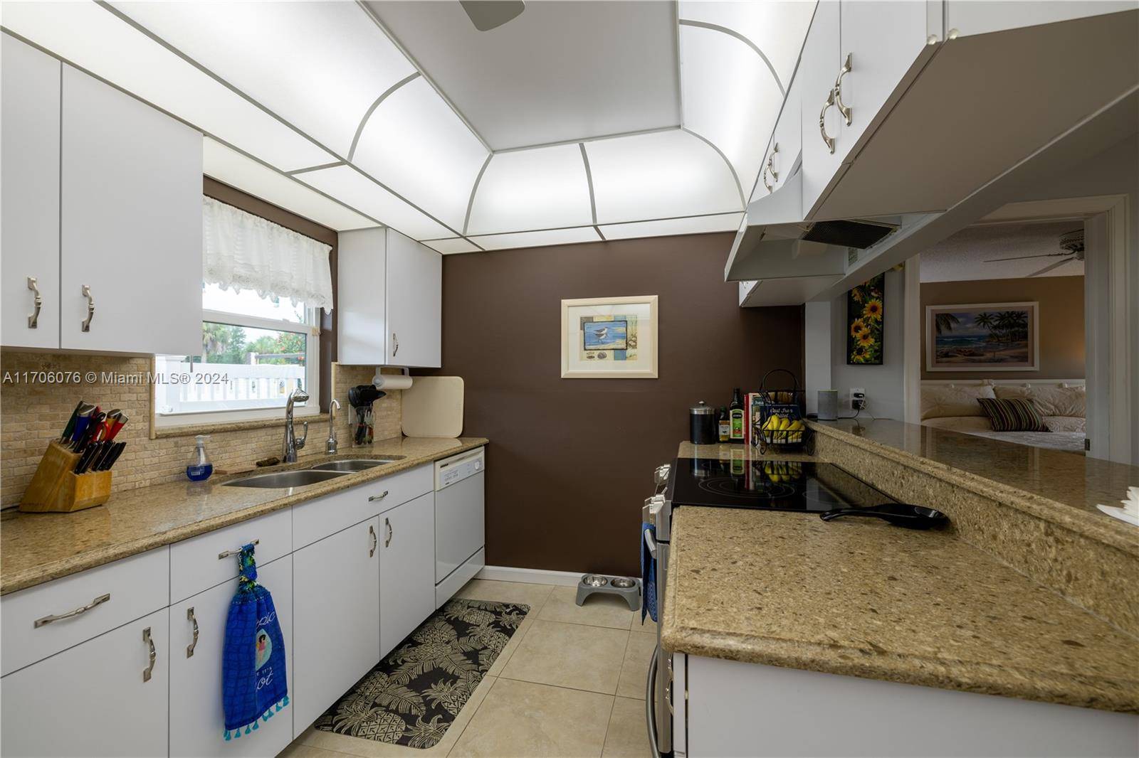 Fort Myers, FL 33919,4289 Island Circle #2