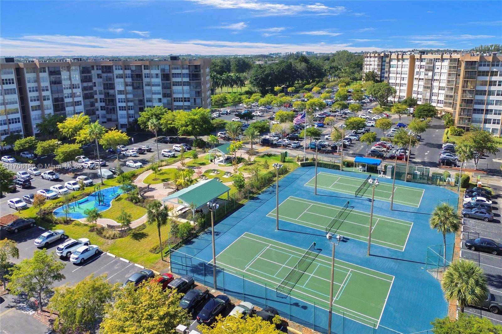 Pembroke Pines, FL 33026,1000 Saint Charles Pl #609