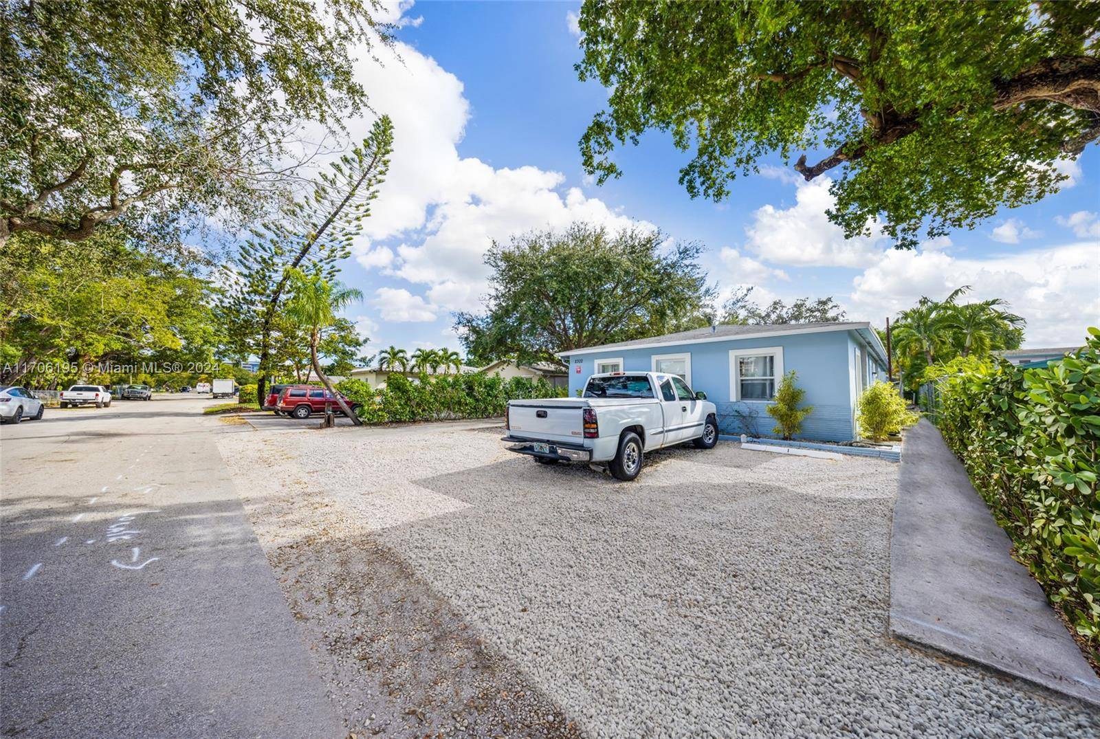Hollywood, FL 33020,2302 Taylor St