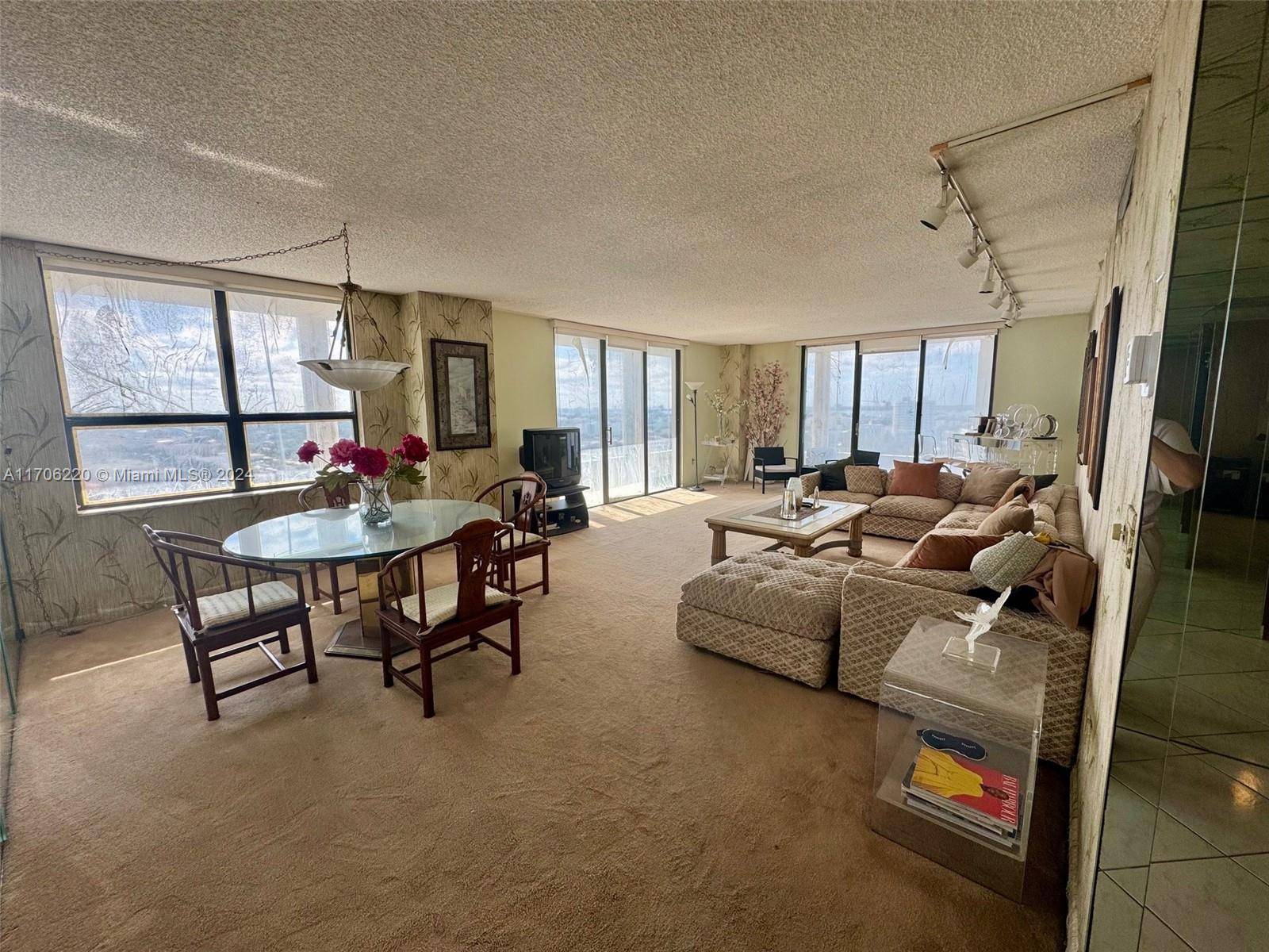 Bal Harbour, FL 33154,9801 Collins Ave #18R