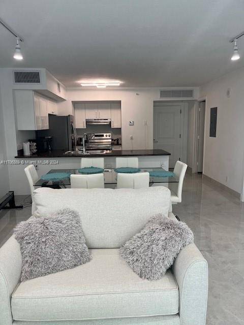 Surfside, FL 33154,9499 Collins Ave #509