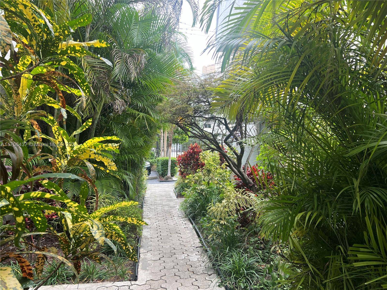 Miami, FL 33133,3042 SW 27 AV #8