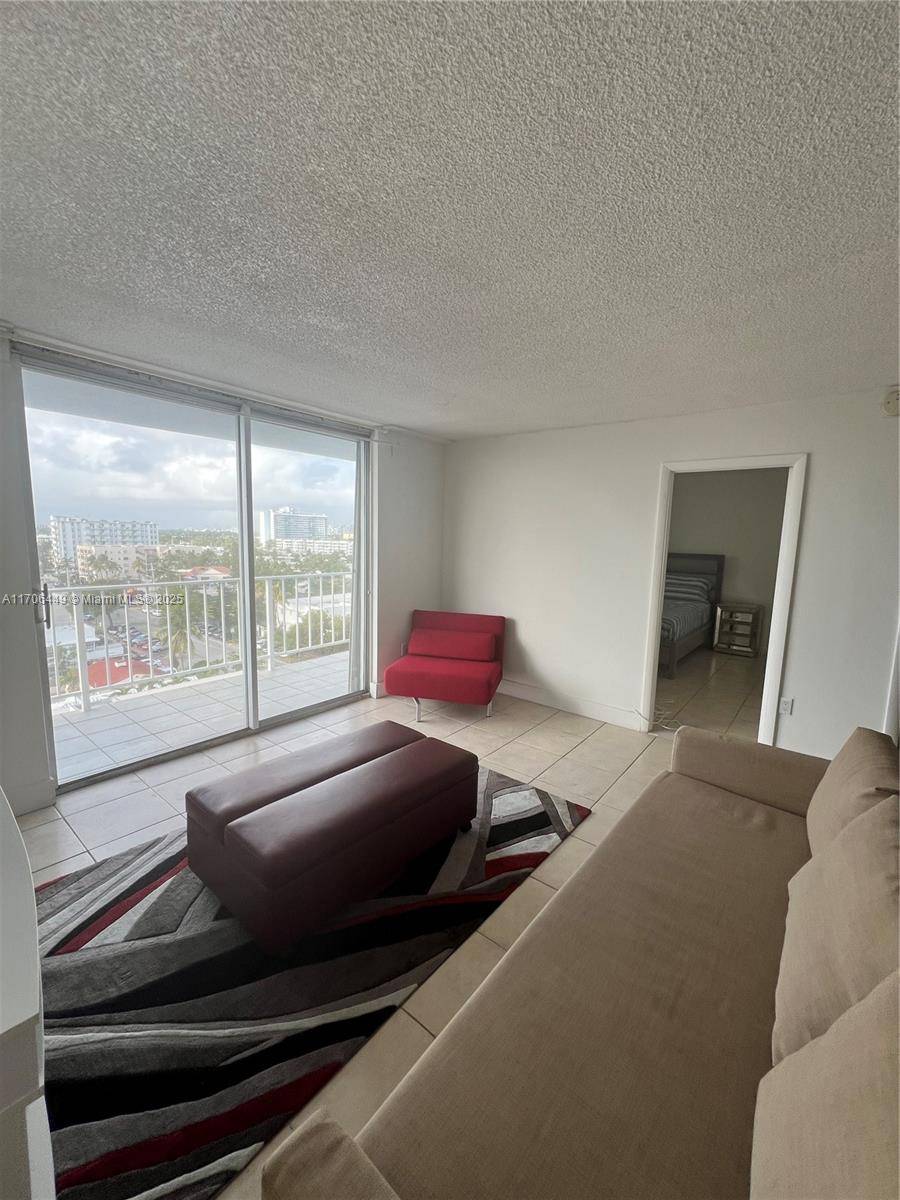 Miami Beach, FL 33141,6900 E Bay Dr #8J