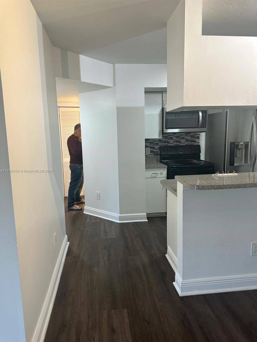 Hollywood, FL 33021,470 S Park Rd #7-207