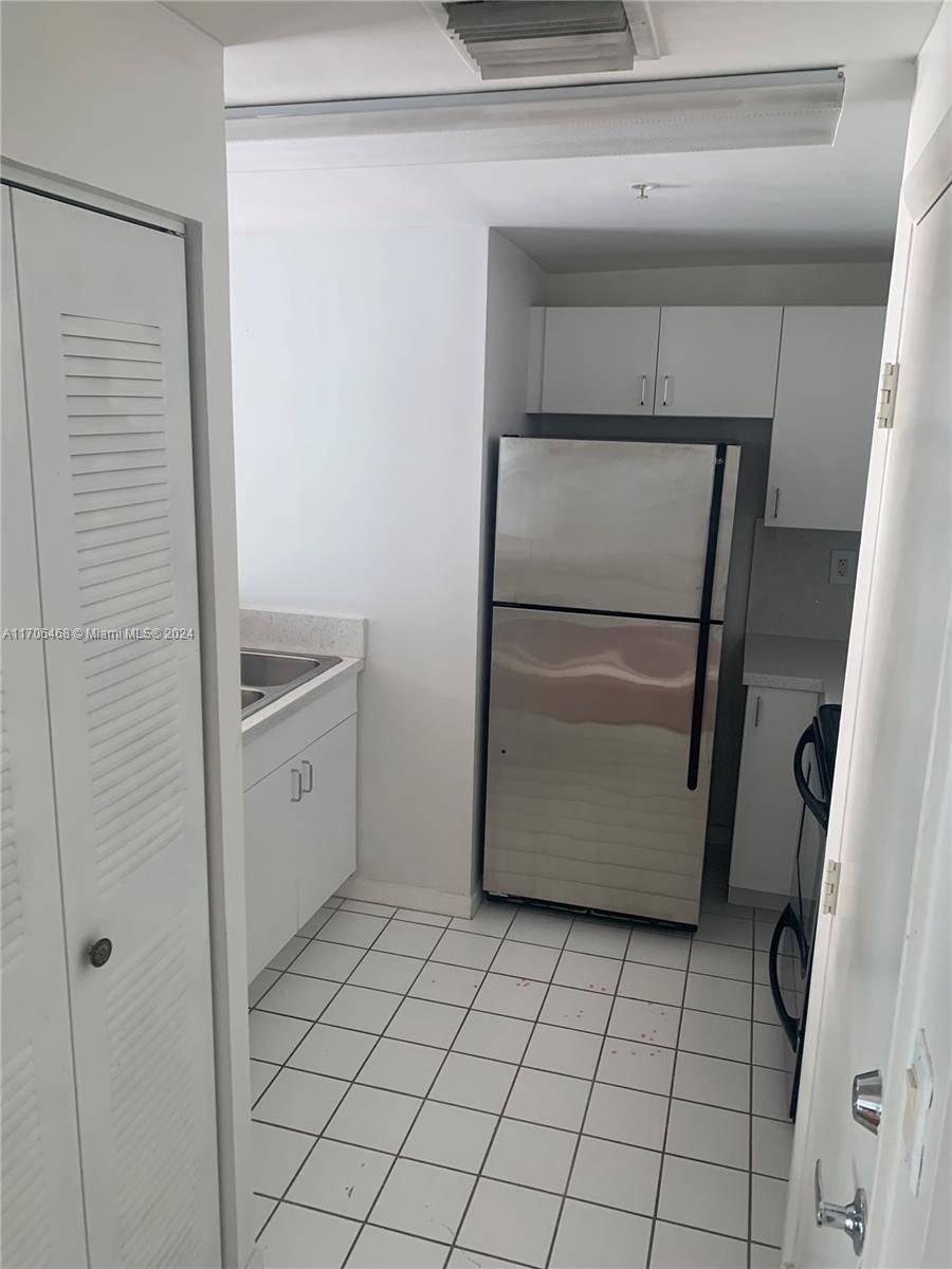 Miami, FL 33131,185 SE 14th Ter #909