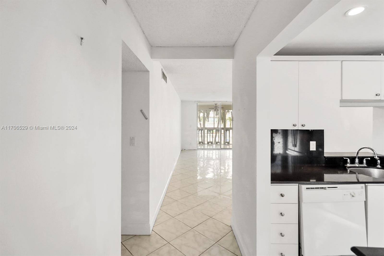Hallandale Beach, FL 33009,421 NE 14th Ave #203