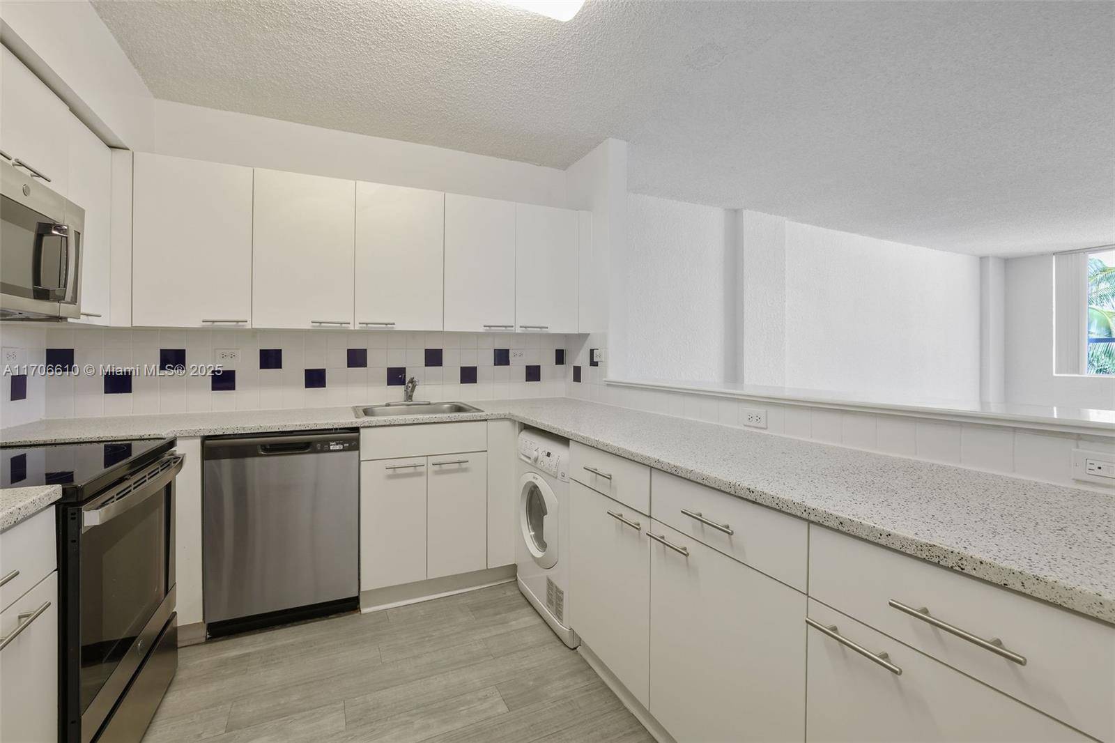 Miami Beach, FL 33139,1500 Bay Rd #S-0370