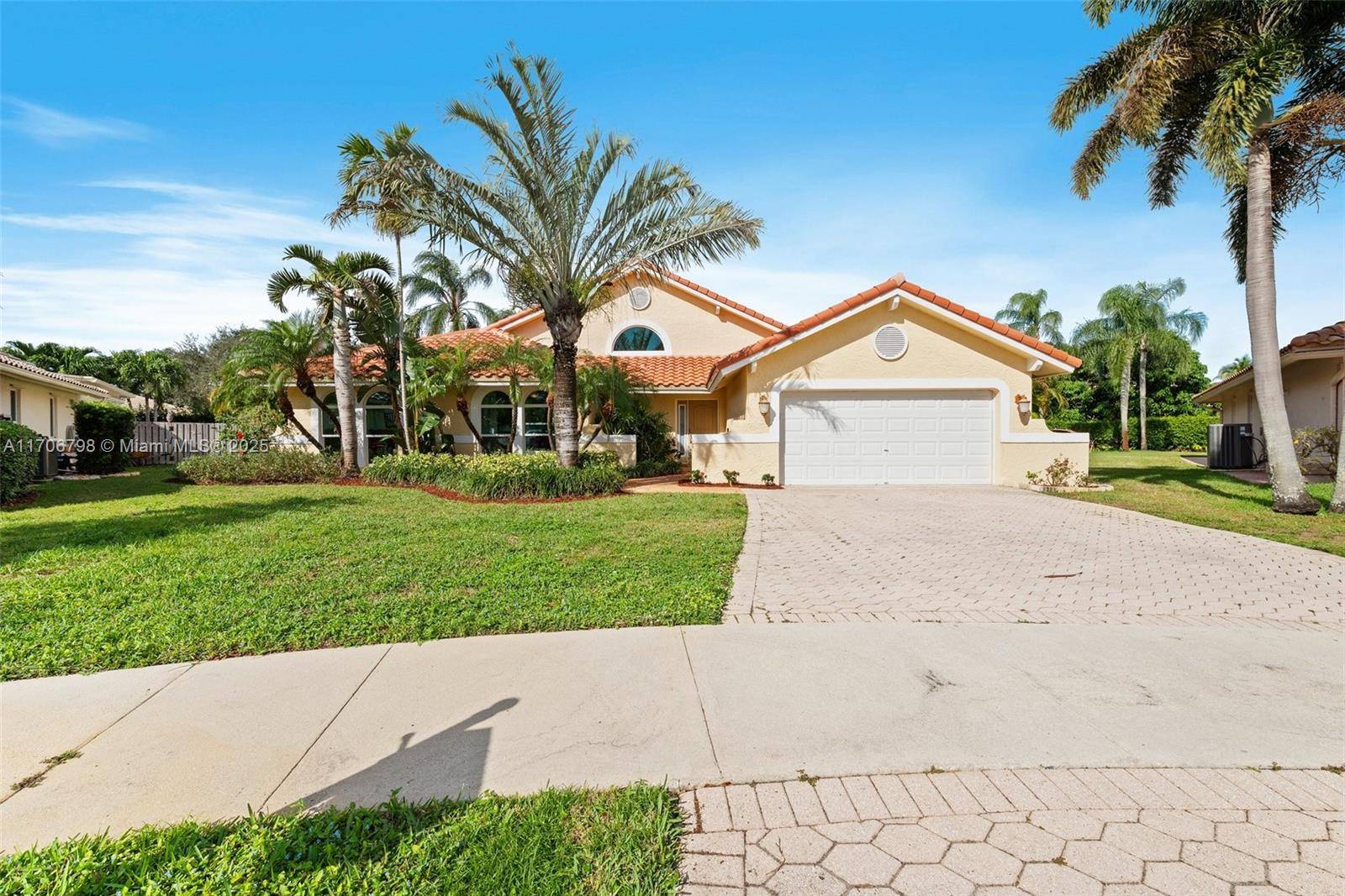 Davie, FL 33328,3320 Maple Ln