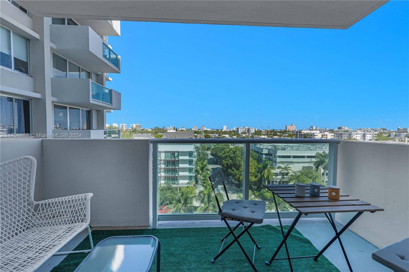 Miami Beach, FL 33139,1200 West Ave #811