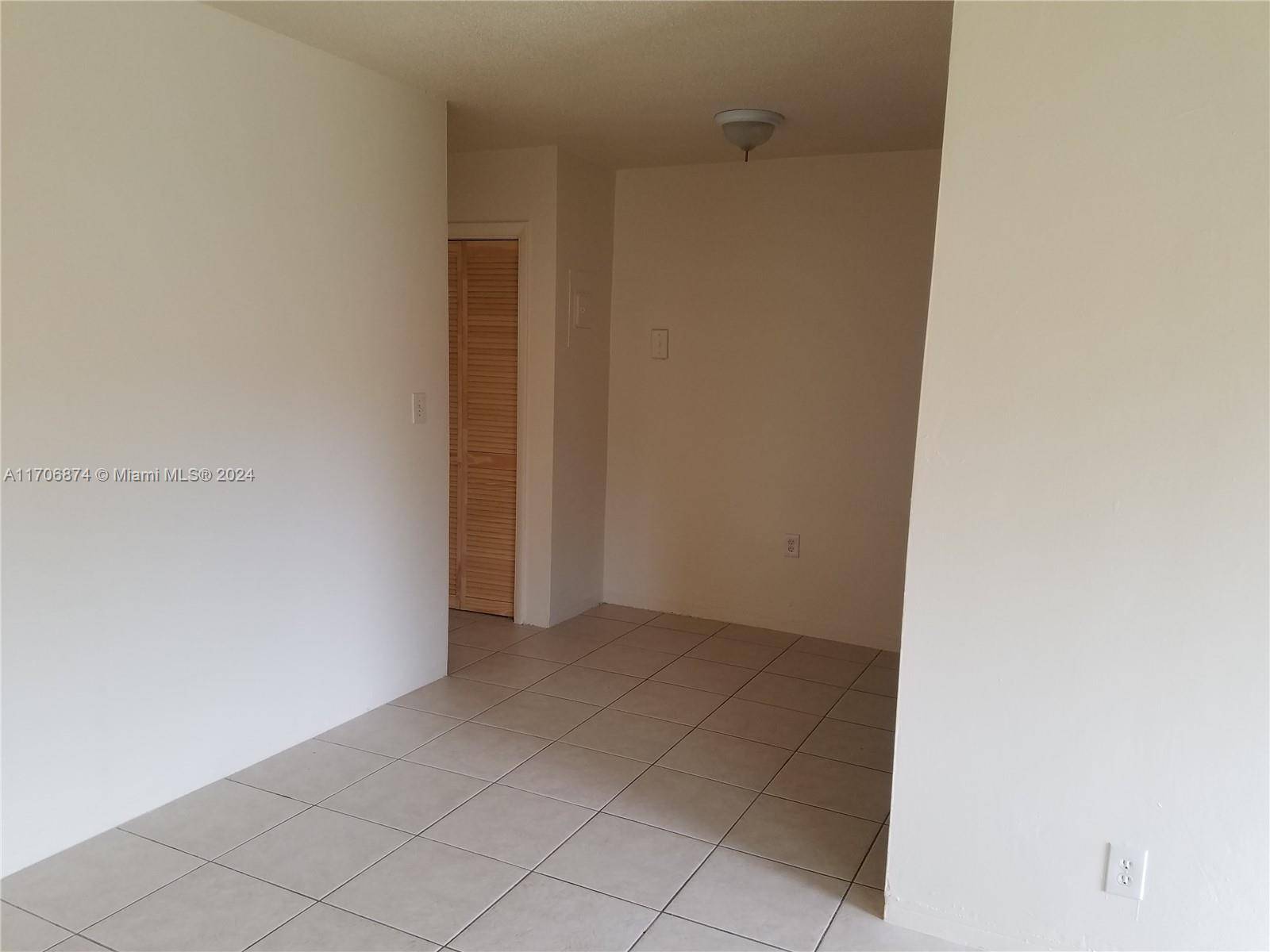 Hollywood, FL 33020,2230 Madison St #02