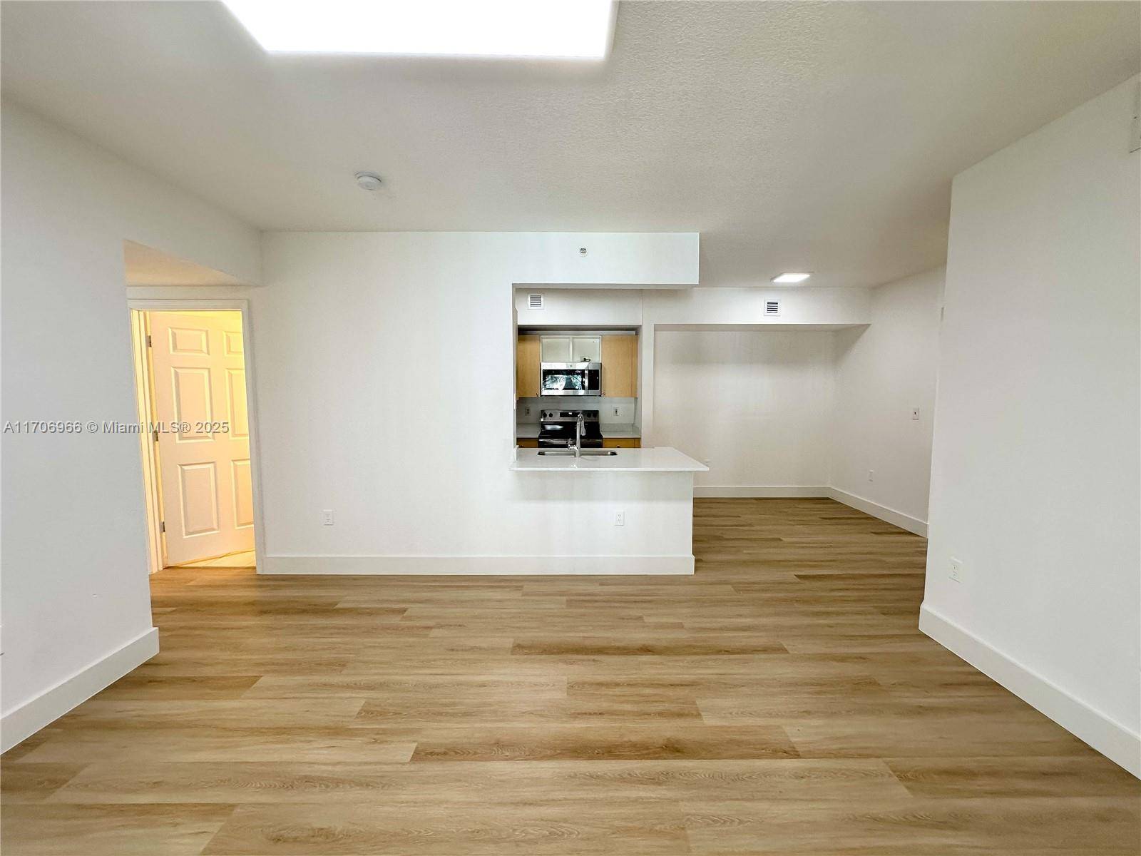 Miramar, FL 33025,2564 Centergate Dr #208