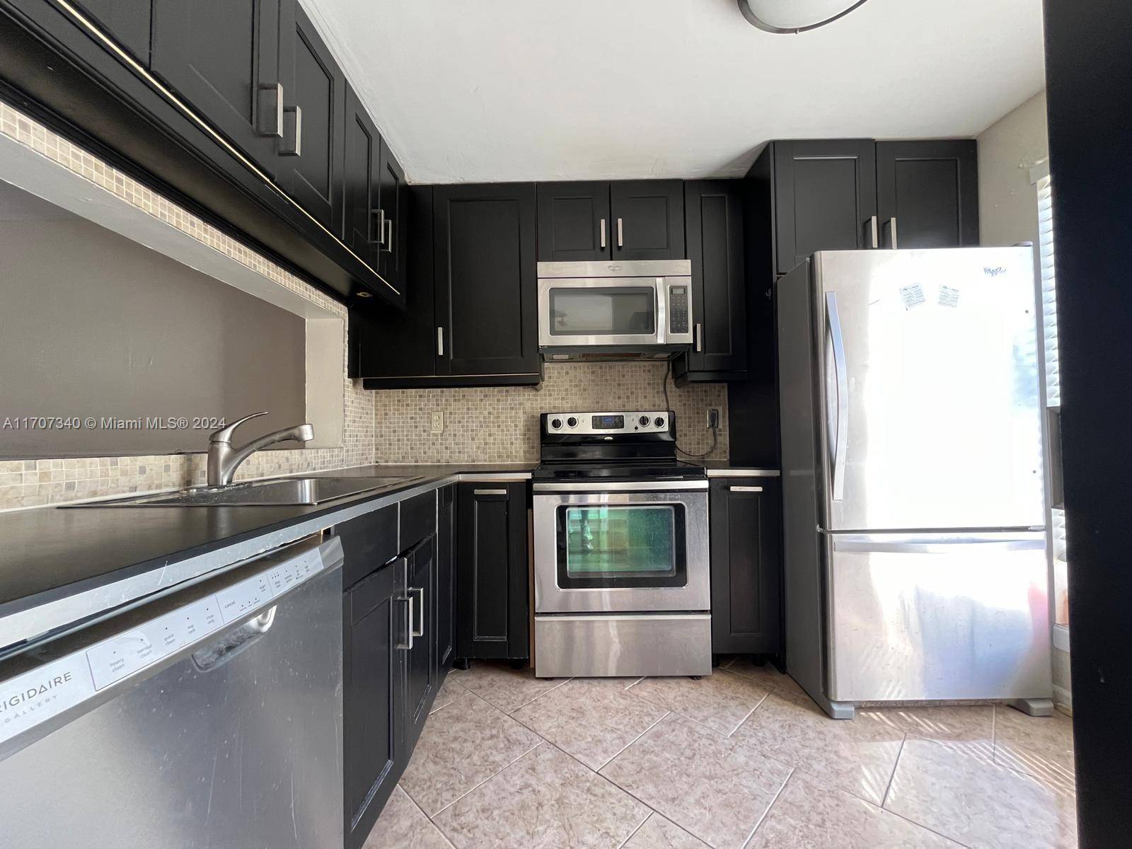 Oakland Park, FL 33309,2700 S Oakland Forest Dr #304
