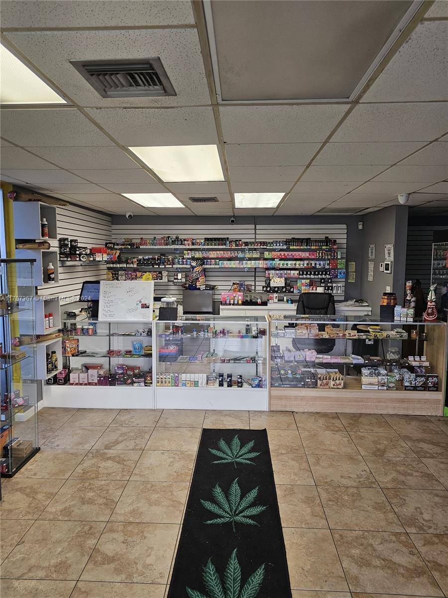 Plantation, FL 33317,510 S State Road 7