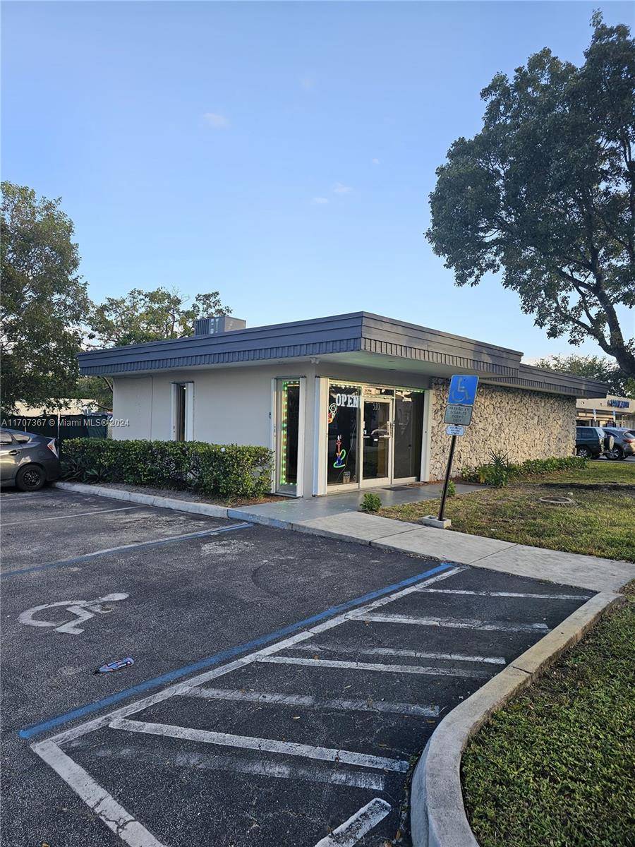 Plantation, FL 33317,510 S State Road 7