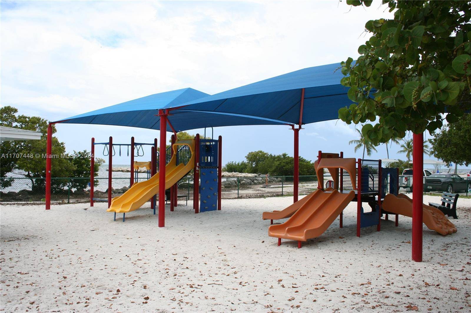 Tavernier, FL 33070,559 Beach Rd