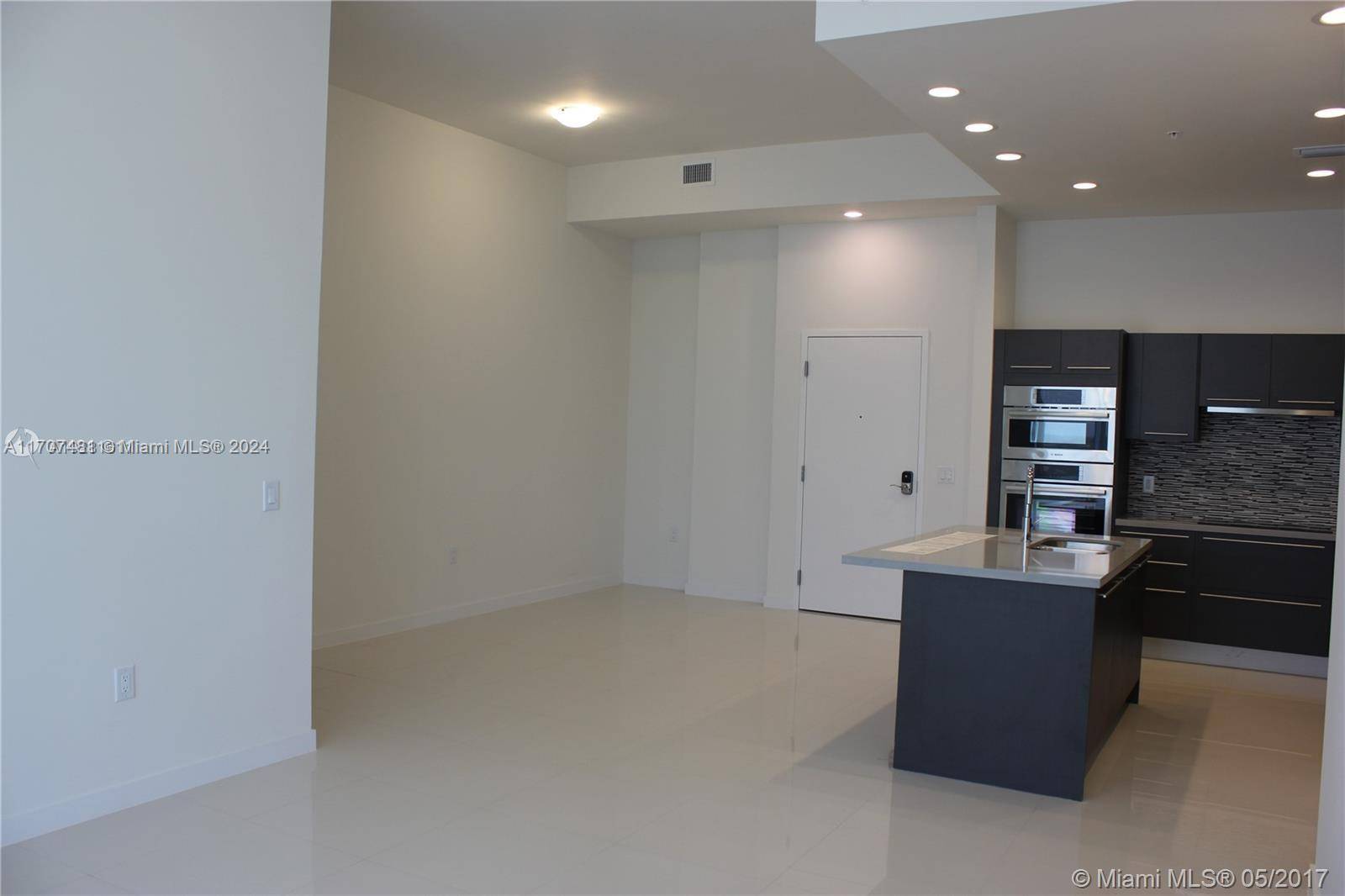 Doral, FL 33178,7661 NW 107th Ave #810
