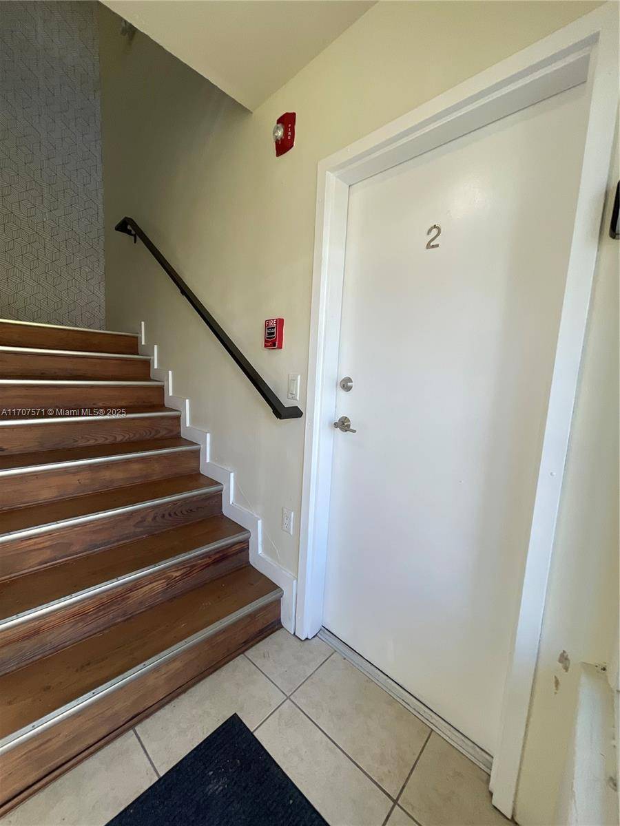 Miami, FL 33138,571 NE 82nd St #2