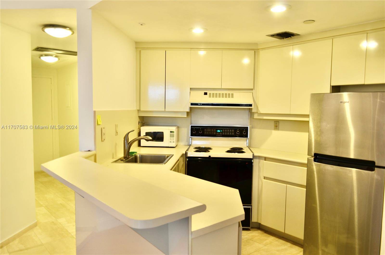 Aventura, FL 33160,4000 Island Blvd #102