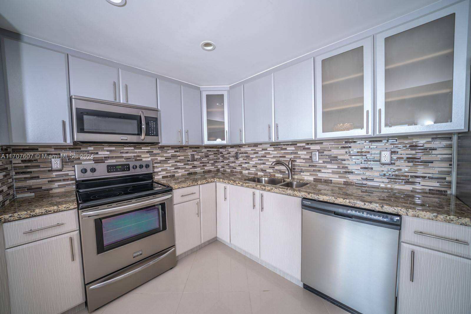 Sunny Isles Beach, FL 33160,19390 Collins Ave #1507