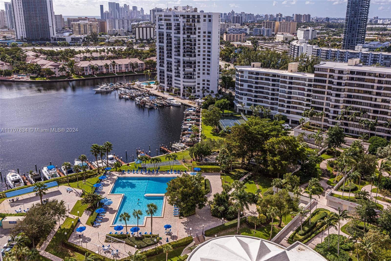 Hallandale Beach, FL 33009,2500 PARKVIEW DR #2315