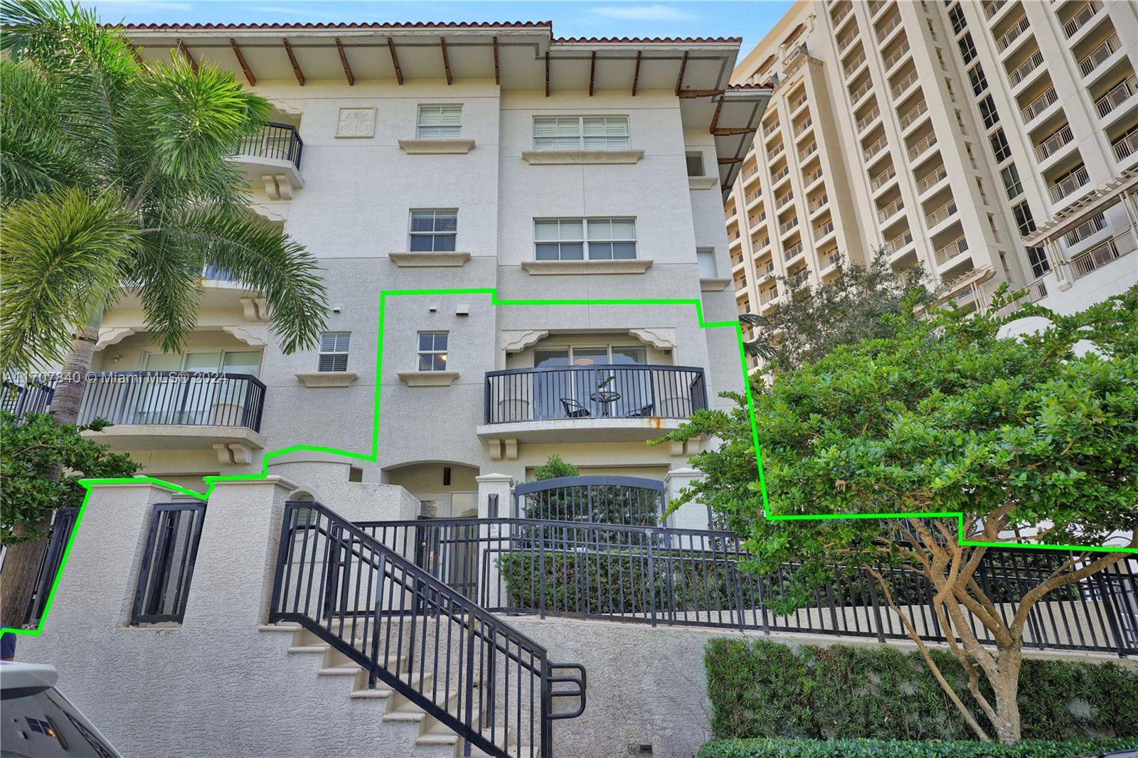 Coral Gables, FL 33134,50 Alhambra Cir #112