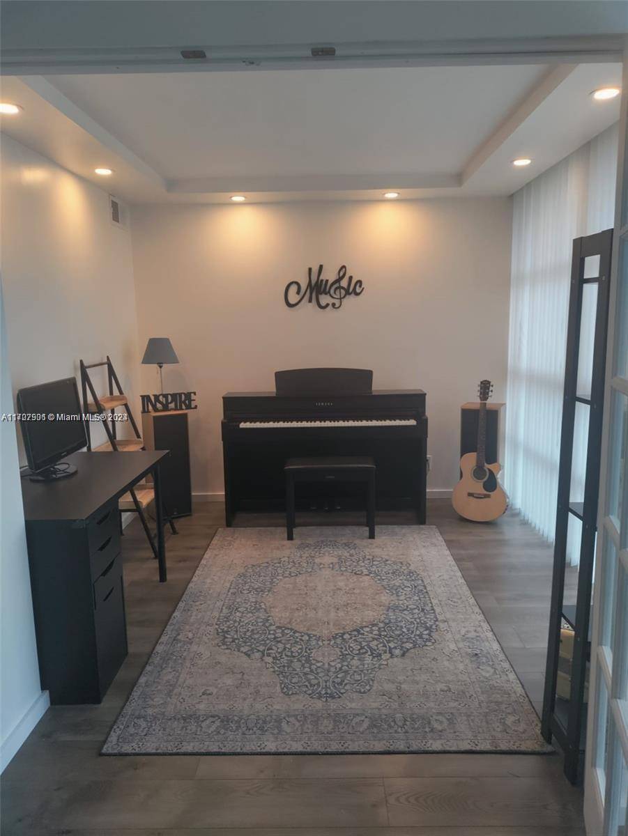 Hallandale Beach, FL 33009,2001 Atlantic Shores Blvd #510