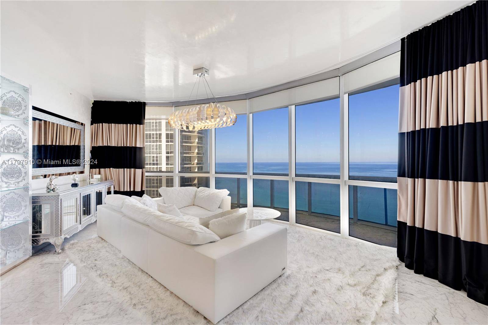 Sunny Isles Beach, FL 33160,18101 Collins Ave #4609