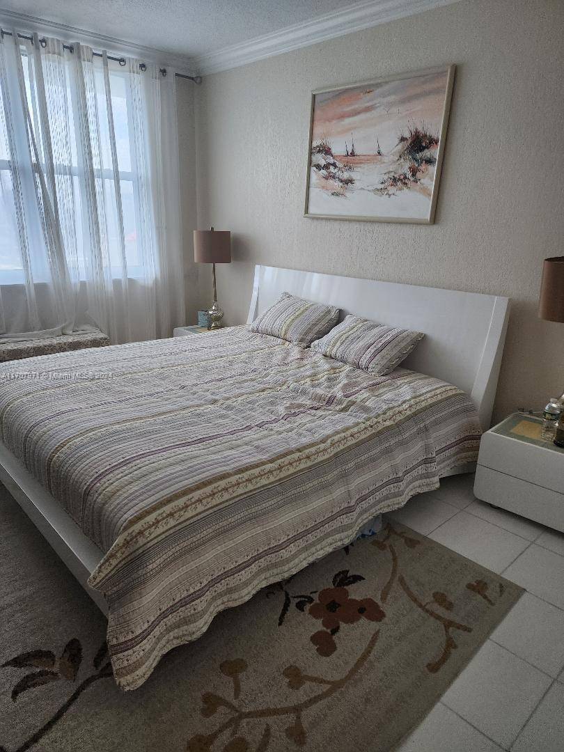 Hallandale Beach, FL 33009,1980 S Ocean Dr #22L