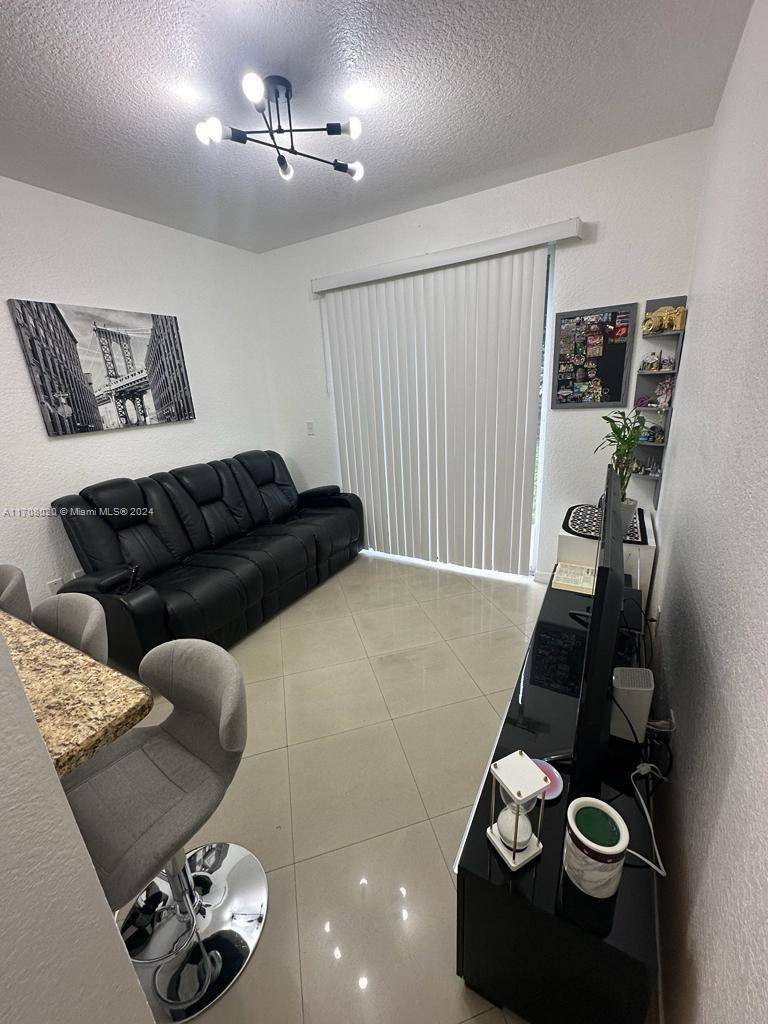Hialeah, FL 33015,7050 NW 177th St #107-11
