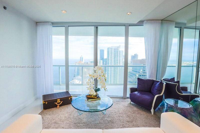 Miami, FL 33131,495 Brickell Ave #4403