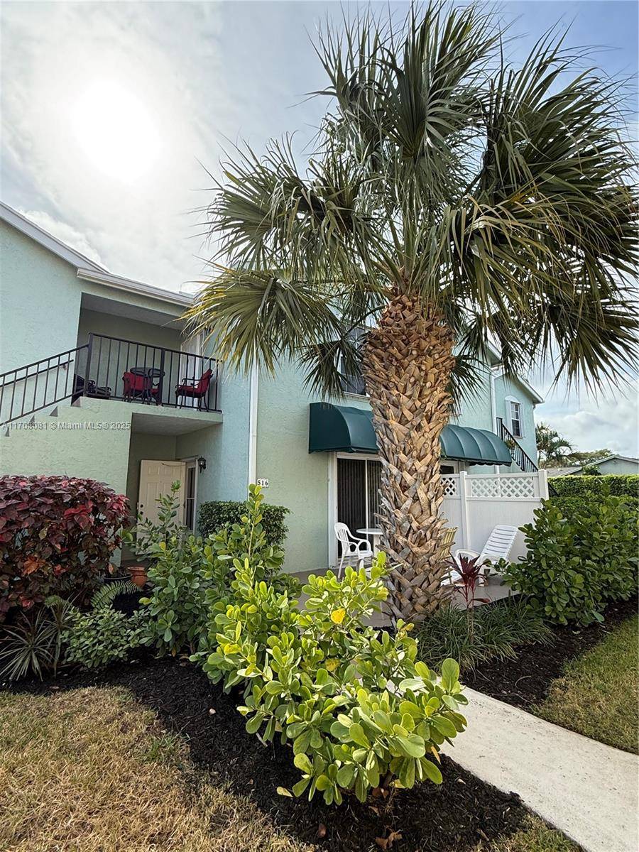 Hypoluxo, FL 33462,517 Waterside Dr #517