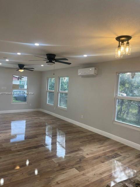 Winter Haven, FL 33881,319 AVENUE P NE