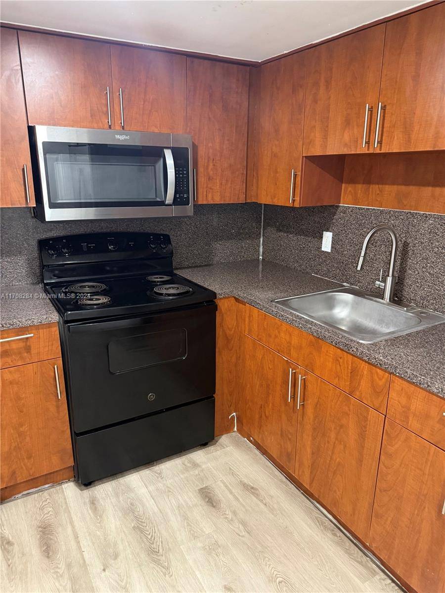 North Lauderdale, FL 33068,1200 SW 50th Ave #208-3