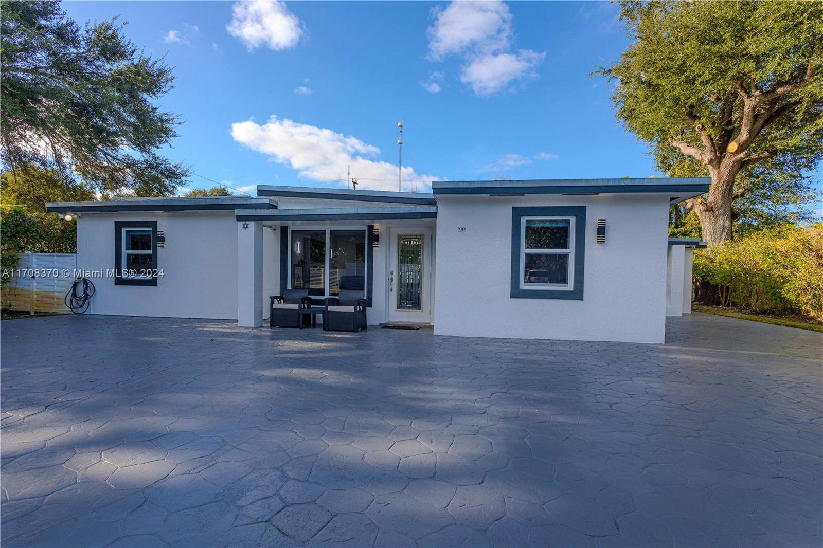 West Park, FL 33023,104 Clifton Rd
