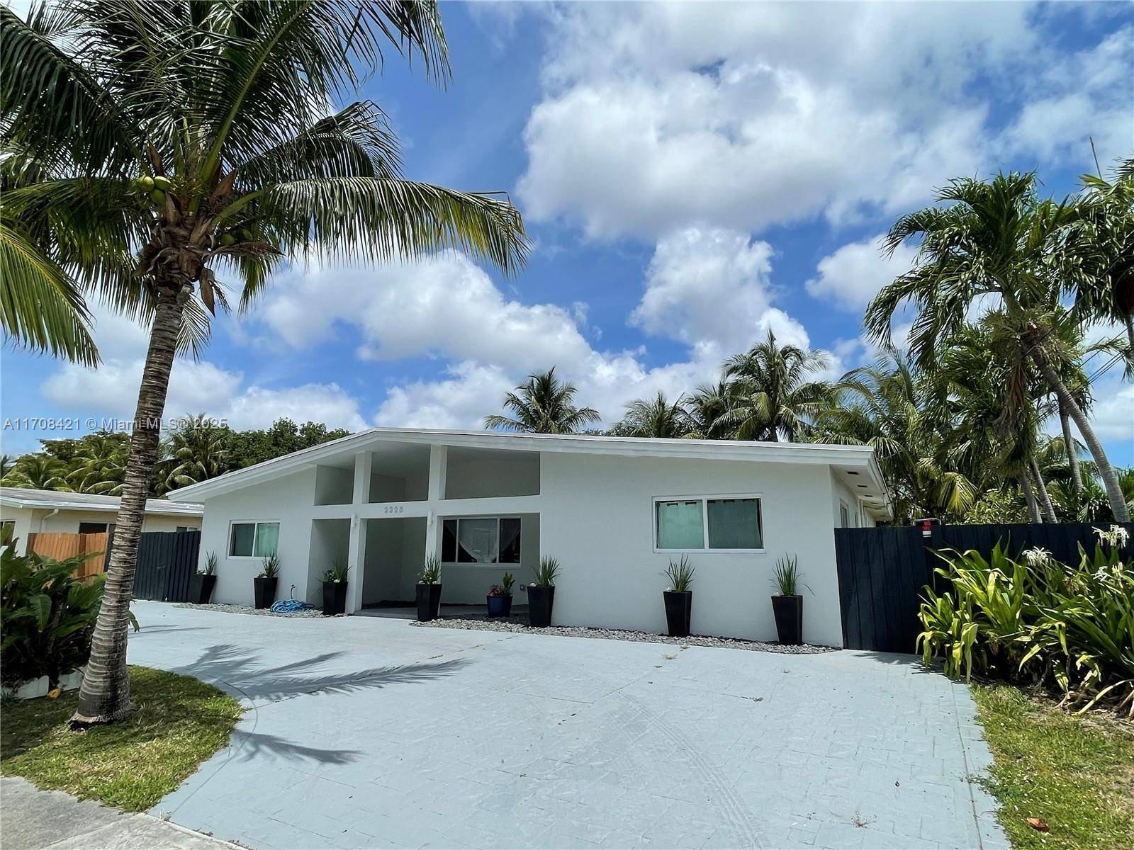 Miami, FL 33180,2325 NE 194th St