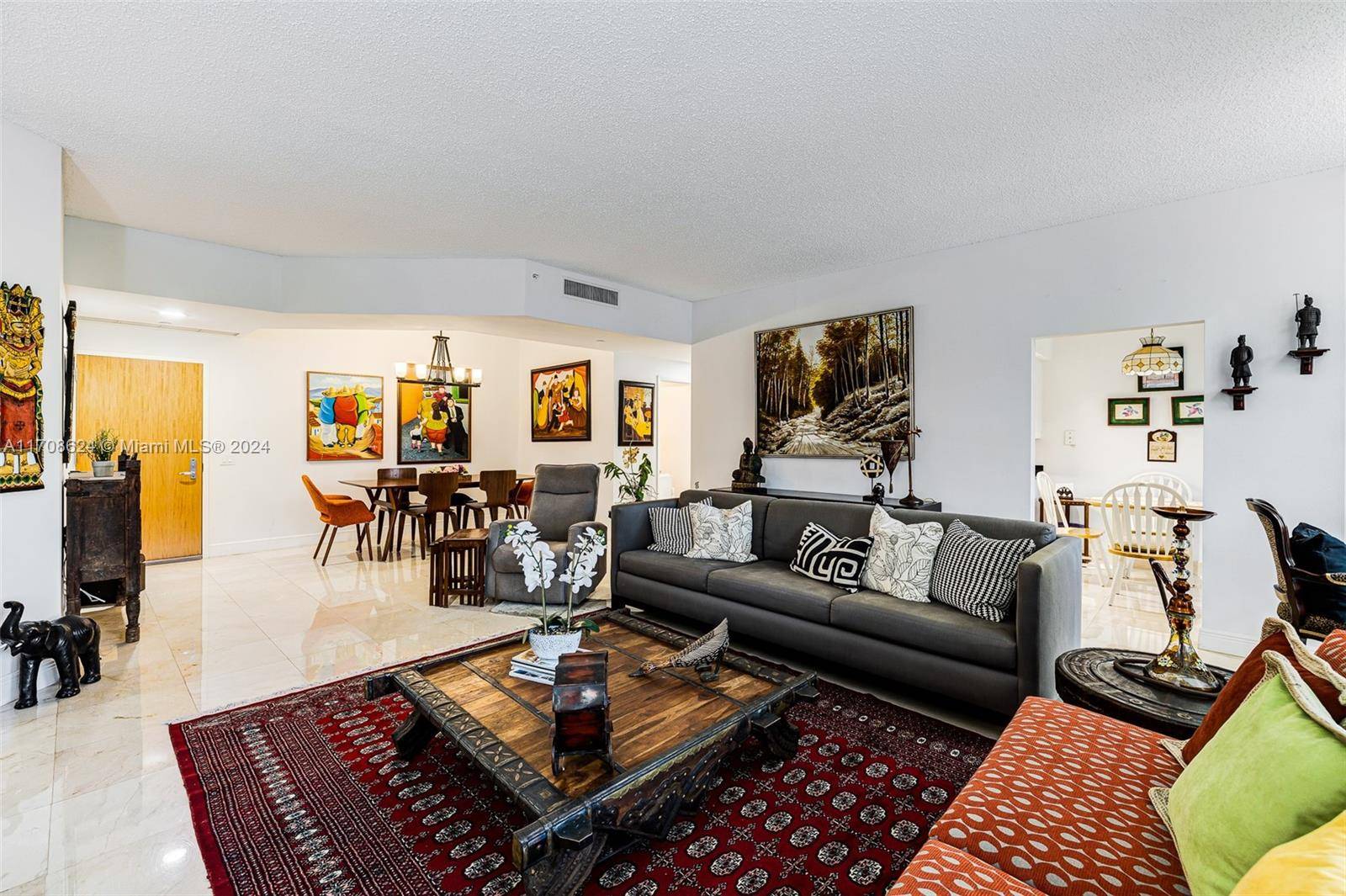 Aventura, FL 33180,21055 Yacht Club Dr #207