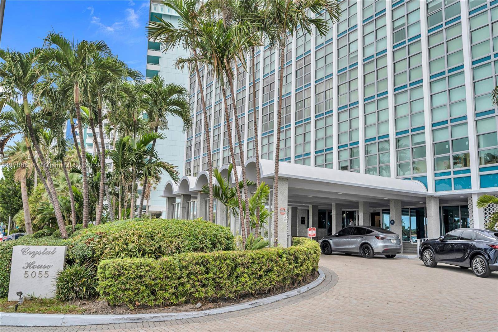 Miami Beach, FL 33140,5055 Collins Ave #14M