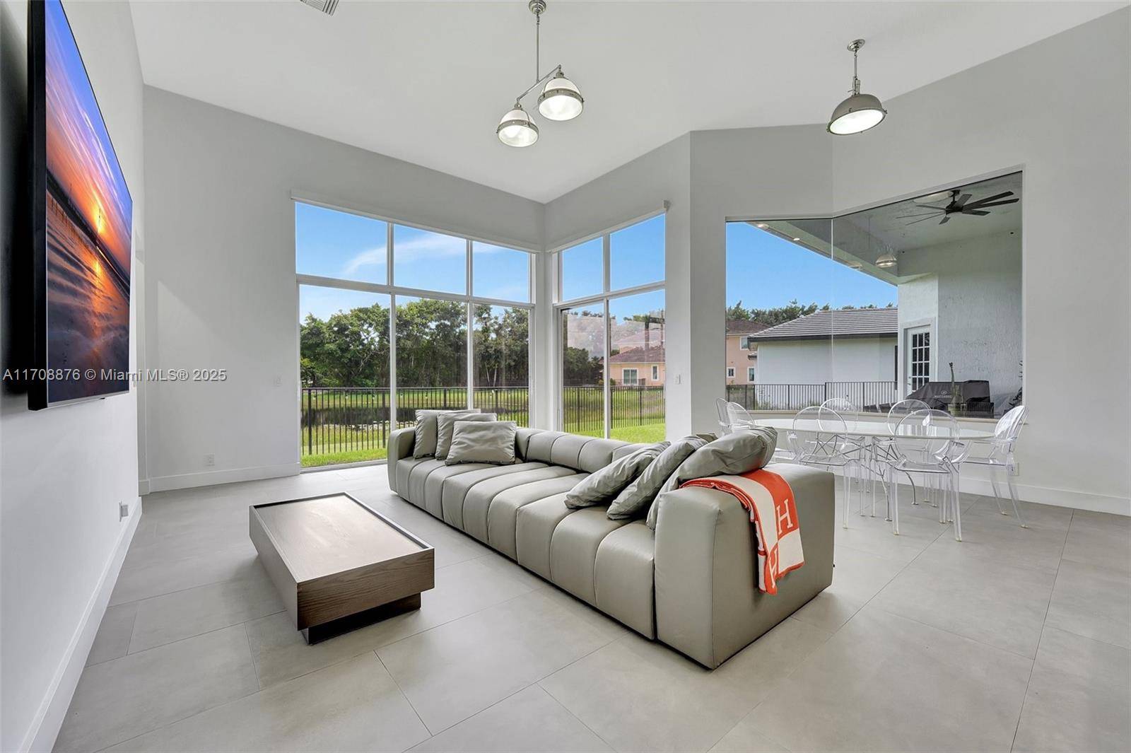 Weston, FL 33332,19086 Park Ridge St
