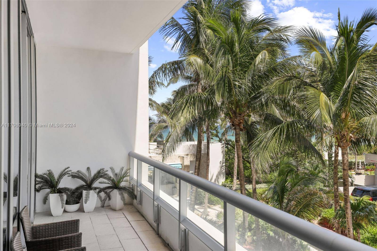 Miami Beach, FL 33141,6799 Collins Ave #207