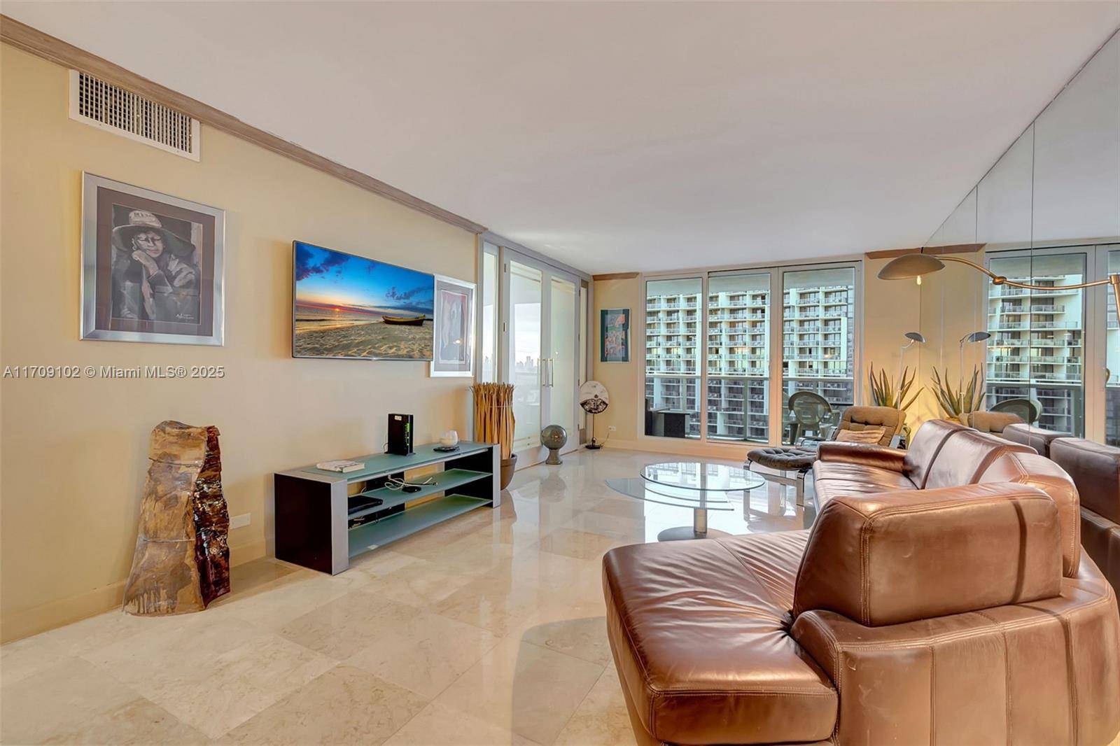 Miami Beach, FL 33139,2301 Collins Ave #1206