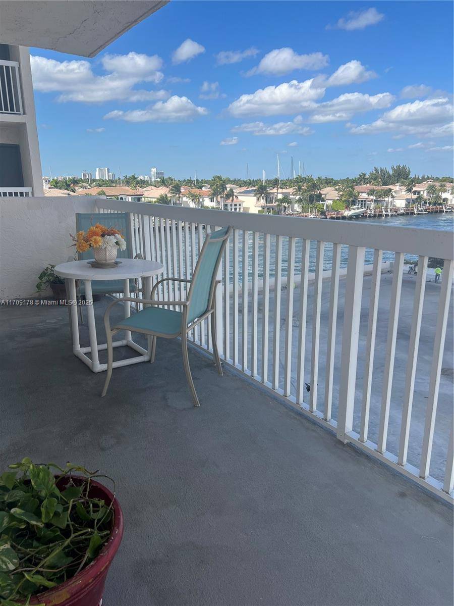 Hollywood, FL 33019,1500 S Ocean Dr #5G