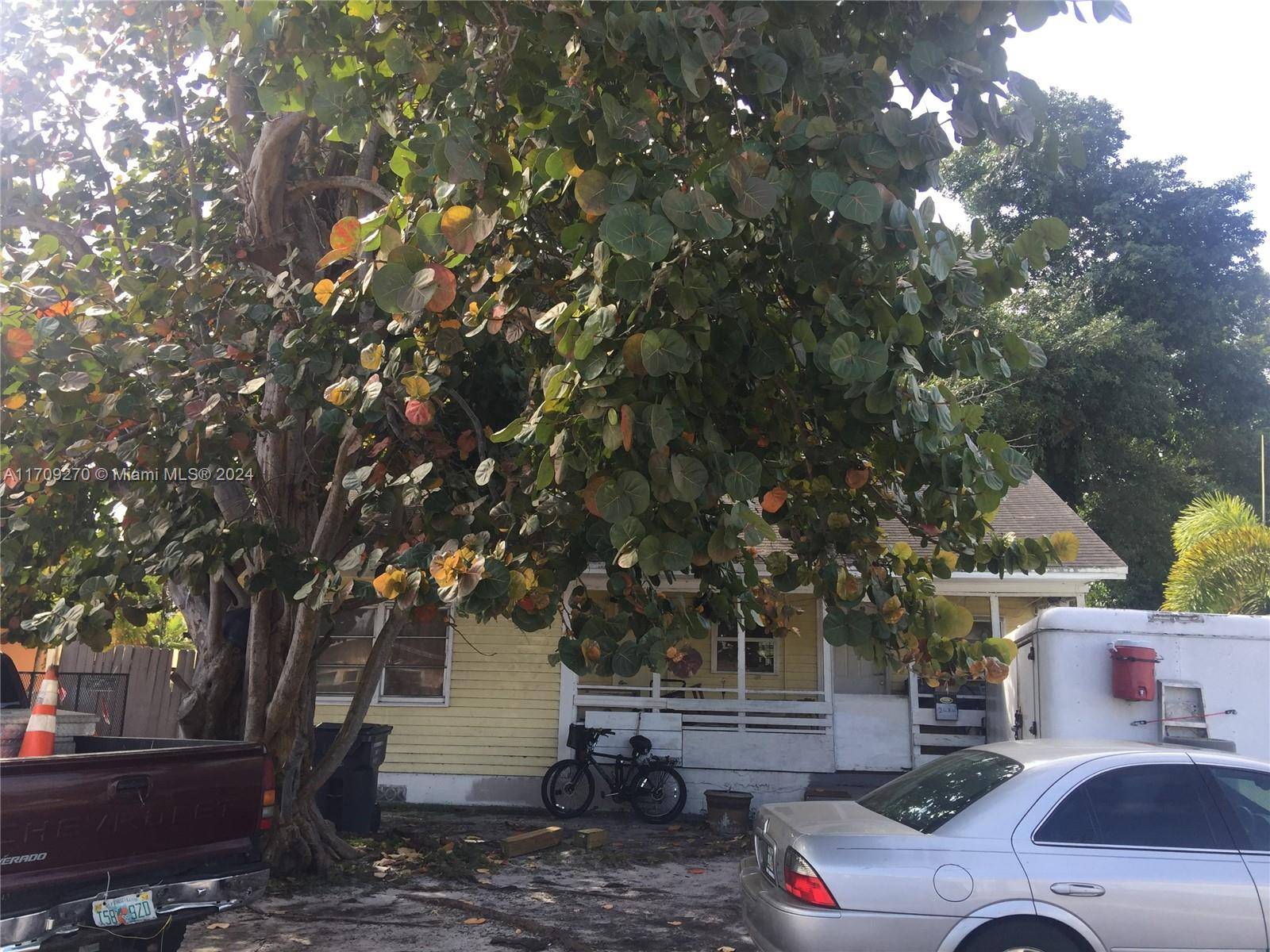 Hollywood, FL 33020,2456 Lincoln St